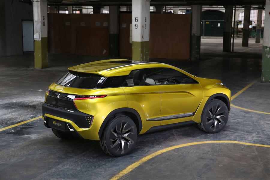 Mitsubishi eX Concept 2015 года  (фото 30 из 33)